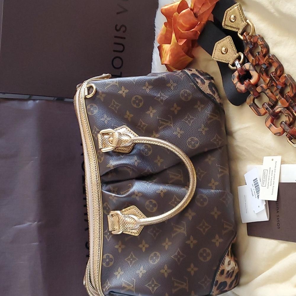 LOUIS VUITTON Stephen M . Leo
